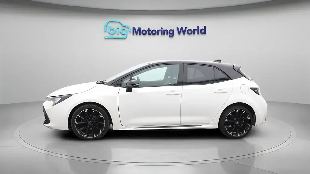Usado Toyota Corolla Sport 140 HP (102 kW) 2023 Branco Citadino