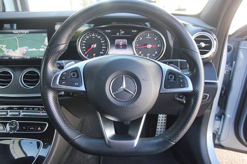 Begagnad Mercedes E220 AMG line 2016 Silver Sedan