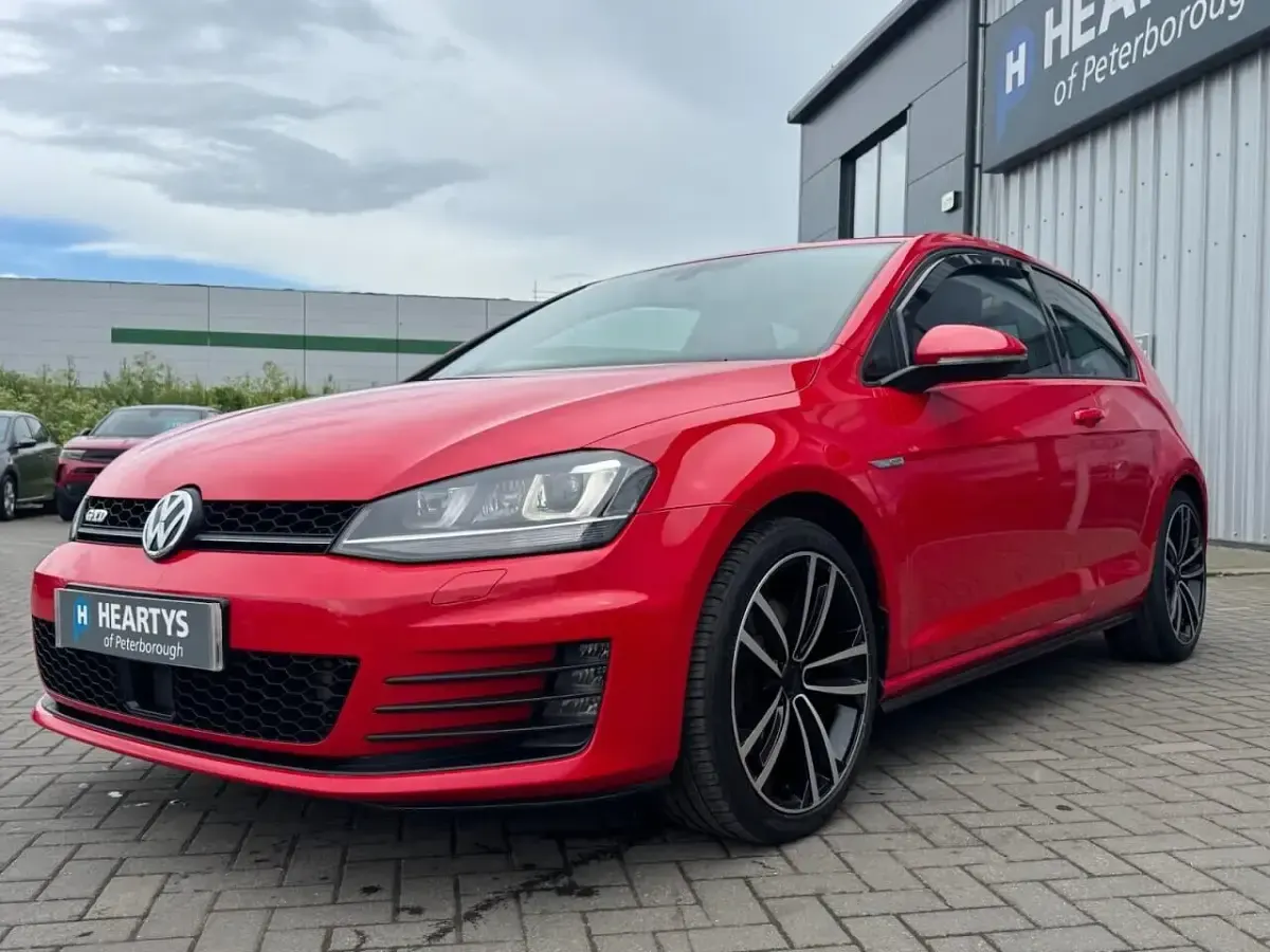 Used VW Golf VII GTD 180 HP (132 kW) 2016 Red Hatchback