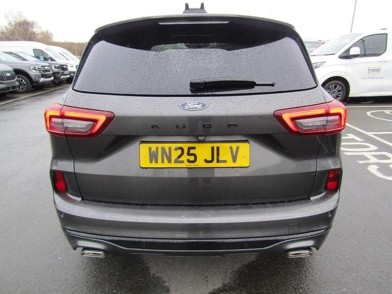 Second-hand Ford Kuga ST-Line 150 CP (110 kW) 2025 Gri SUV