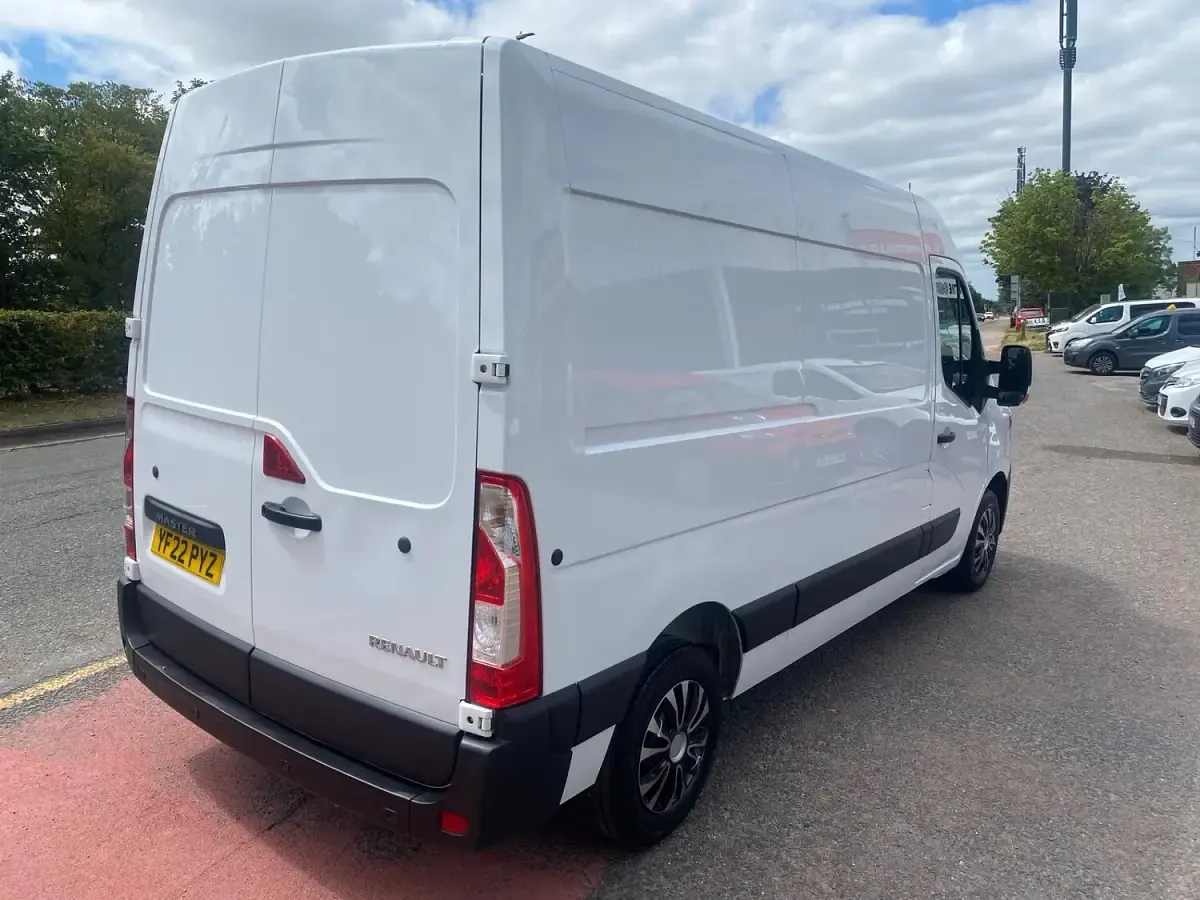 Used Renault Master Business 2022 White MPV