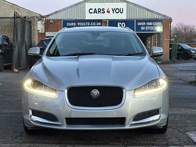 Used Jaguar XF Sportbrake Premium Luxury 200 HP (147 kW) 2014 Silver Estate