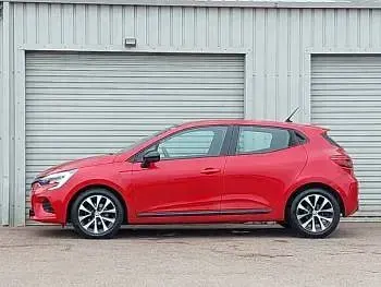 Used Renault Clio Evolution 90 HP (66 kW) 2023 Red Hatchback