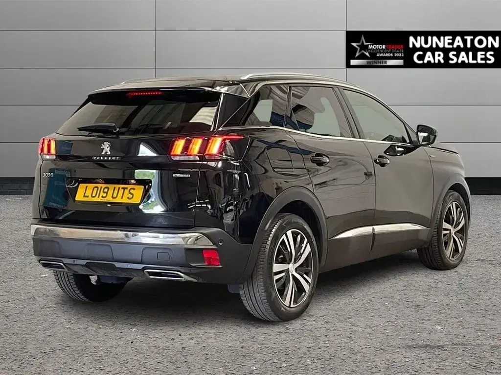 Second-hand Peugeot 3008 GT-line 130 CP (95 kW) 2019 Negru SUV