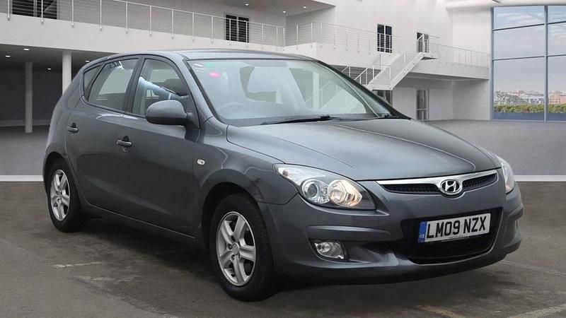 Used Hyundai i30 Comfort 108 HP (79 kW) 2009 Grey Hatchback