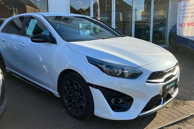 White Used 2022 Kia Ceed GT-Line Hatchback | £18,295 (Fair price) - Image 1/3