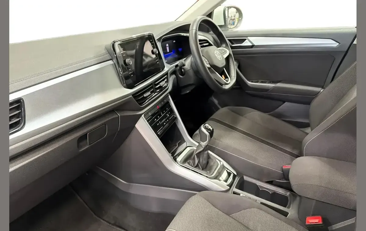Used VW T-Roc Life 108 HP (79 kW) 2023 White SUV
