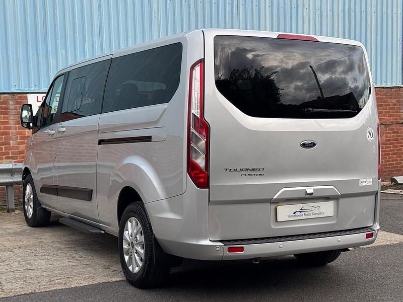 Used Ford Tourneo Custom Zetec 127 HP (93 kW) 2020 Silver Van