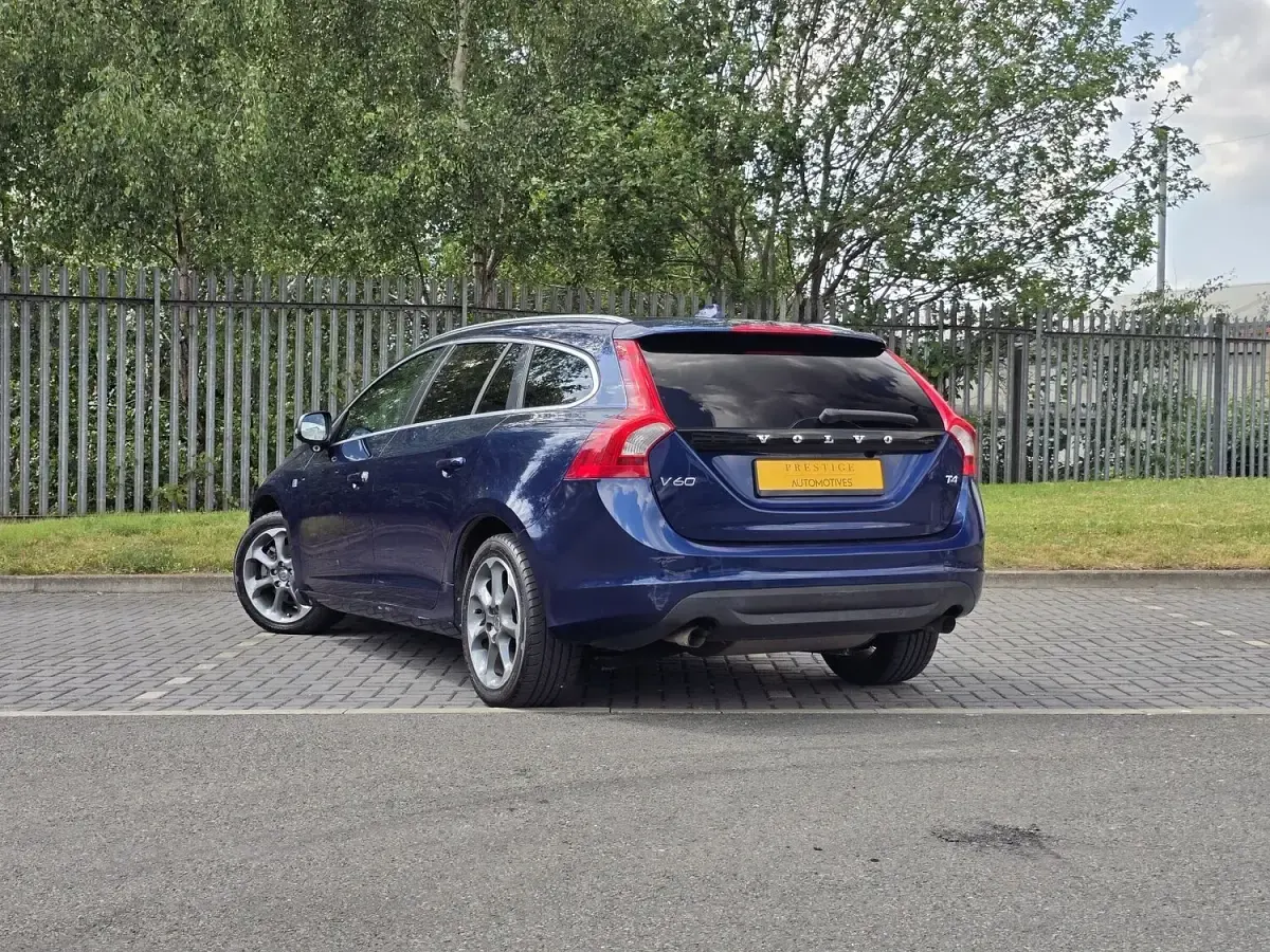 Used Volvo V60 Ocean Race 180 HP (132 kW) 2013 Blue Estate