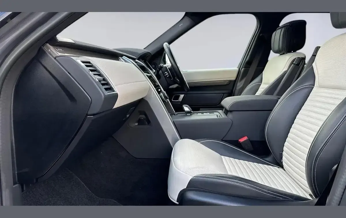 Used Land Rover Discovery 296 HP (217 kW) 2022 Grey SUV