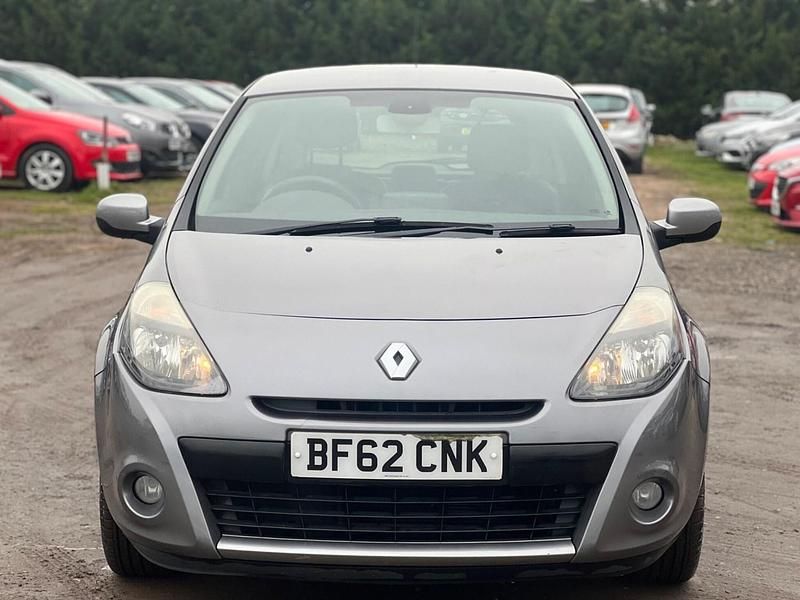 Used Renault Clio IV Dynamique 75 HP (55 kW) 2013 Grey Hatchback