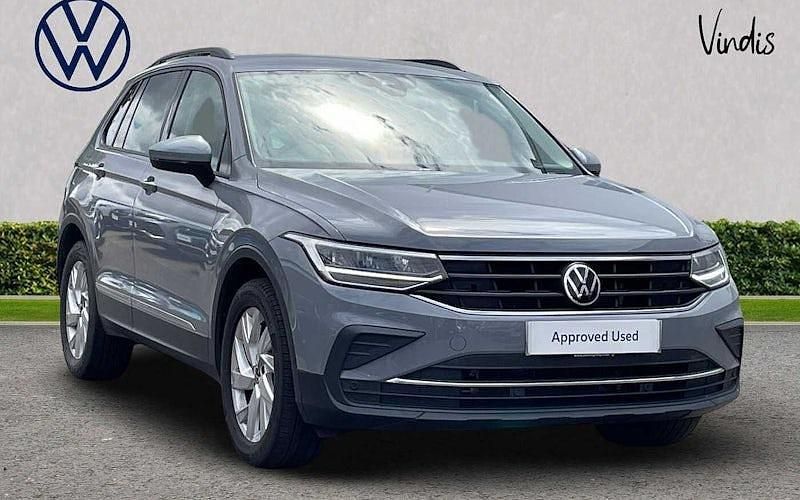 Used 2024 VW Tiguan Life SUV | £18,578 (Super price) - Image 1/4