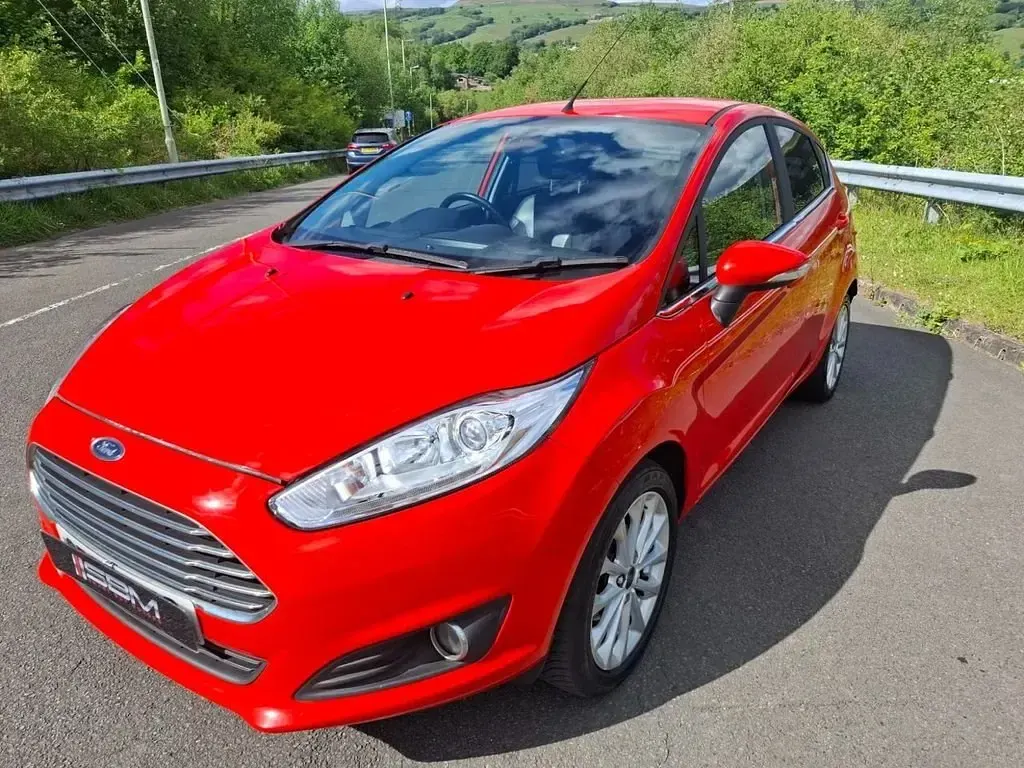 Usado Ford Fiesta Titanium X 100 CV (73 kW) 2016 Rojo Utilitario