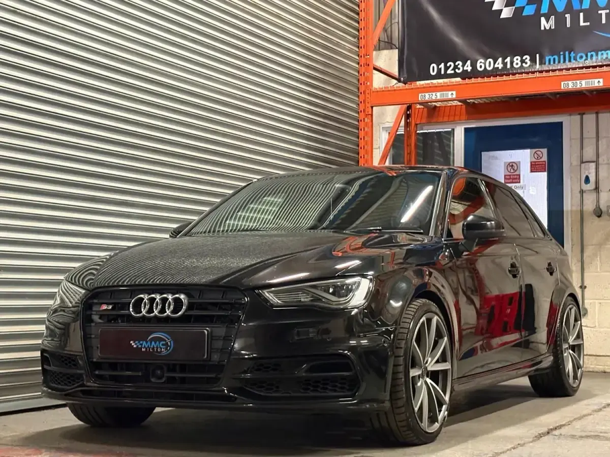 Begagnad Audi S3 Sportback Advanced 300 HK (220 kW) 2014 Svart Halvkombi