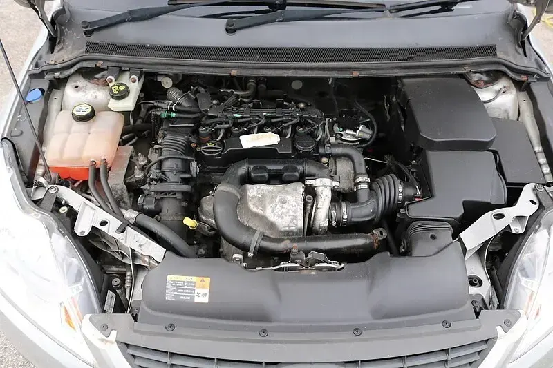 Used Ford Focus Studio 110 HP (80 kW) 2009 Silver Hatchback