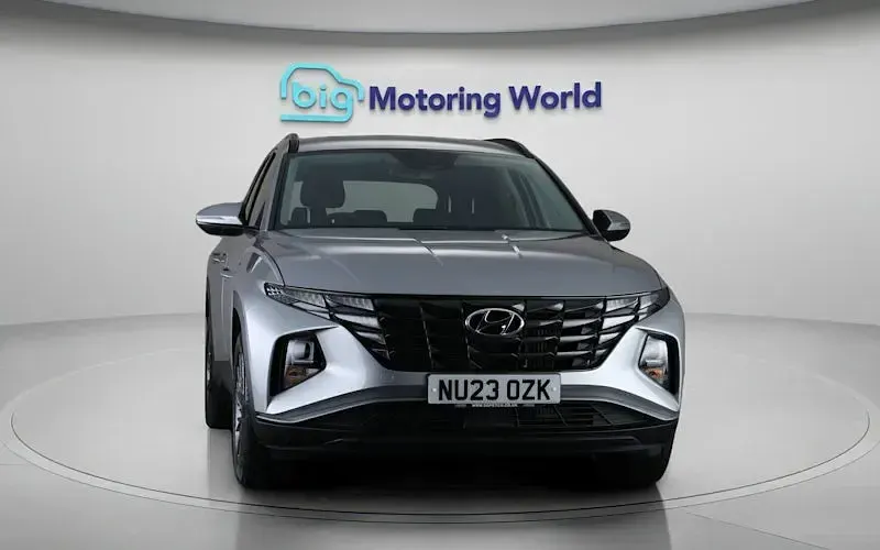Używany Hyundai Tucson SE 180 KM (132 kW) 2023 Srebrny SUV