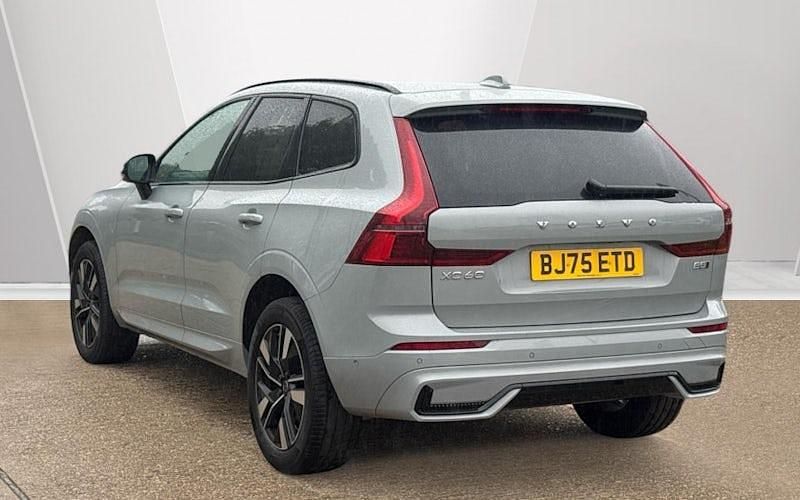 Begagnad Volvo XC60 Plus 250 HK (183 kW) 2025 Grå SUV