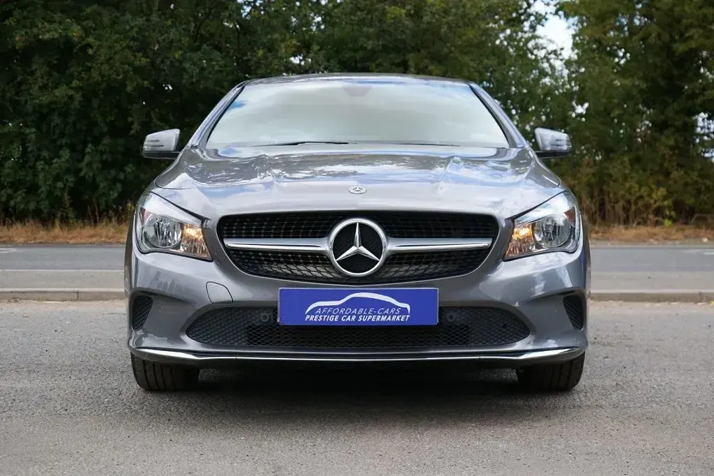 Used Mercedes CLA180 Shooting Brake 122 HP (89 kW) 2018 Grey Estate