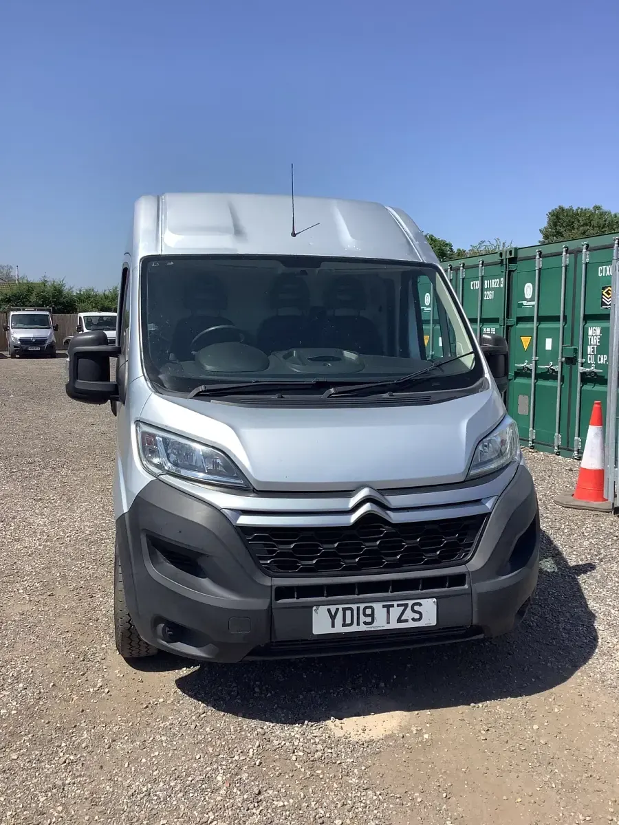 Used Citroën Relay 130 HP (95 kW) 2019 Silver Van