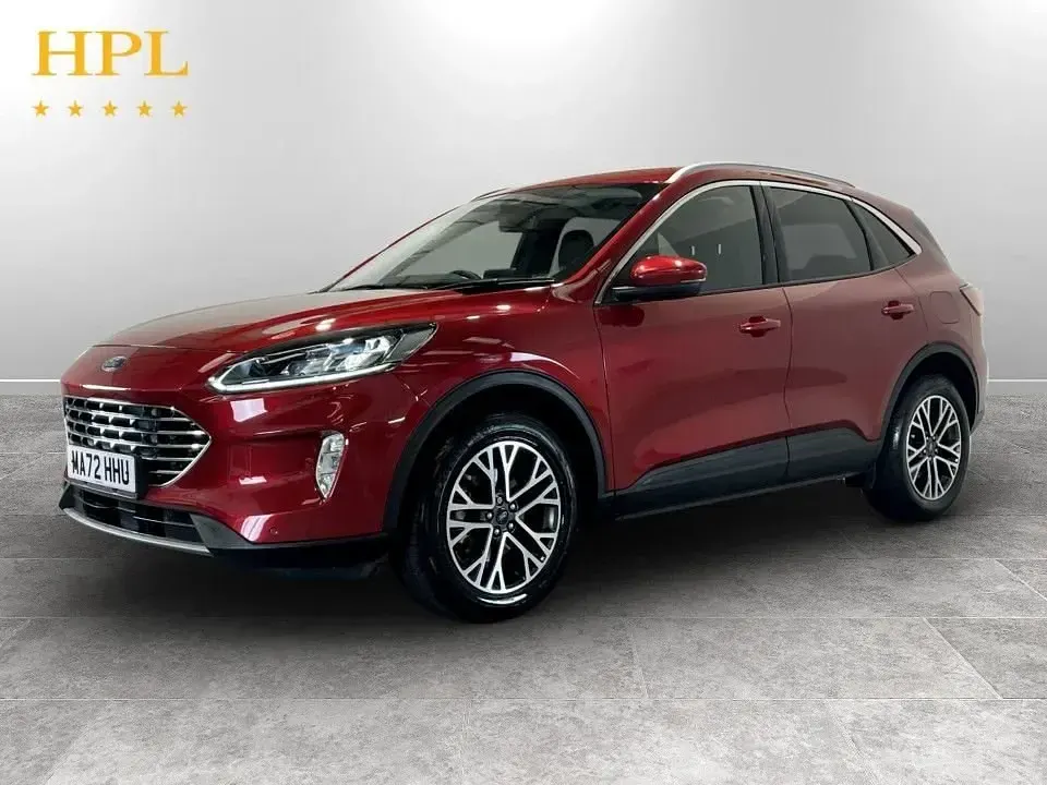 Usado Ford Kuga Titanium 150 HP (110 kW) 2022 Vermelho SUV