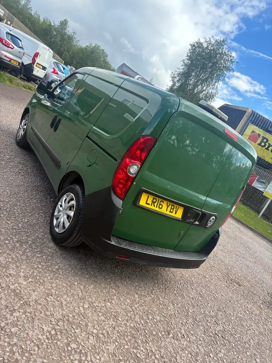 Used Vauxhall Combo 2016 White MPV