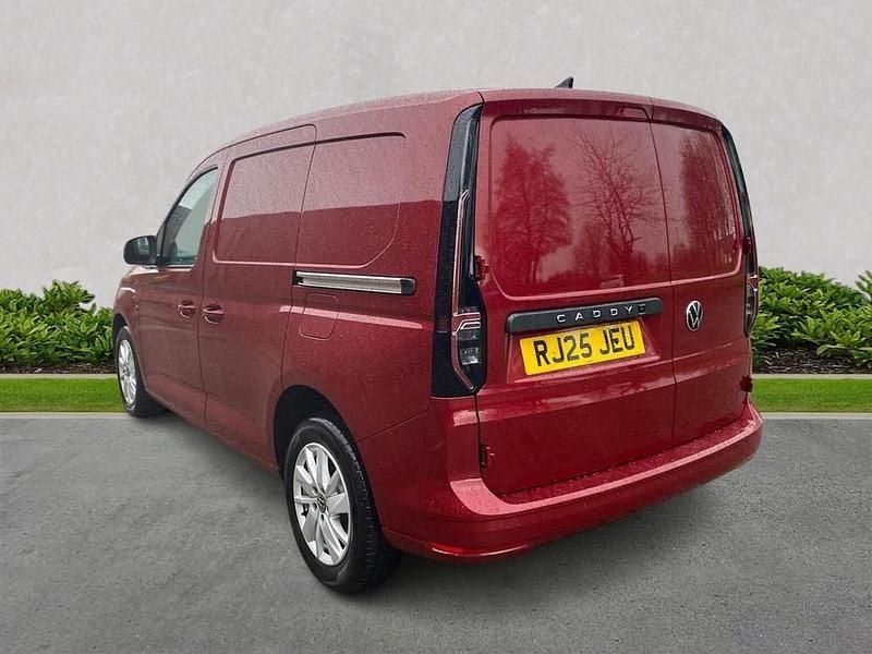 Used VW Caddy Pro 122 HP (89 kW) 2025 Red MPV