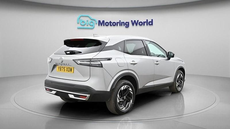New Nissan Qashqai N-Connecta 158 HP (116 kW) 2025 Silver SUV