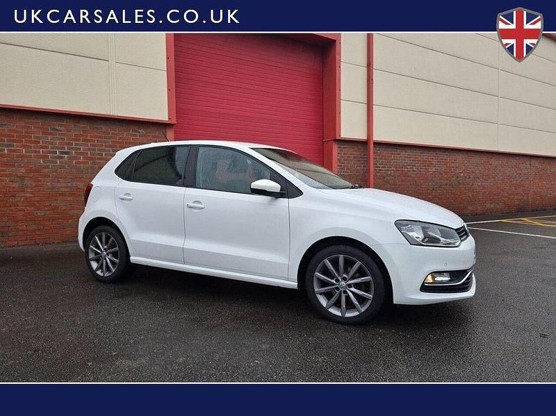 White Used 2015 VW Polo Design Hatchback | £7,299 (Fair price) - Image 1/4