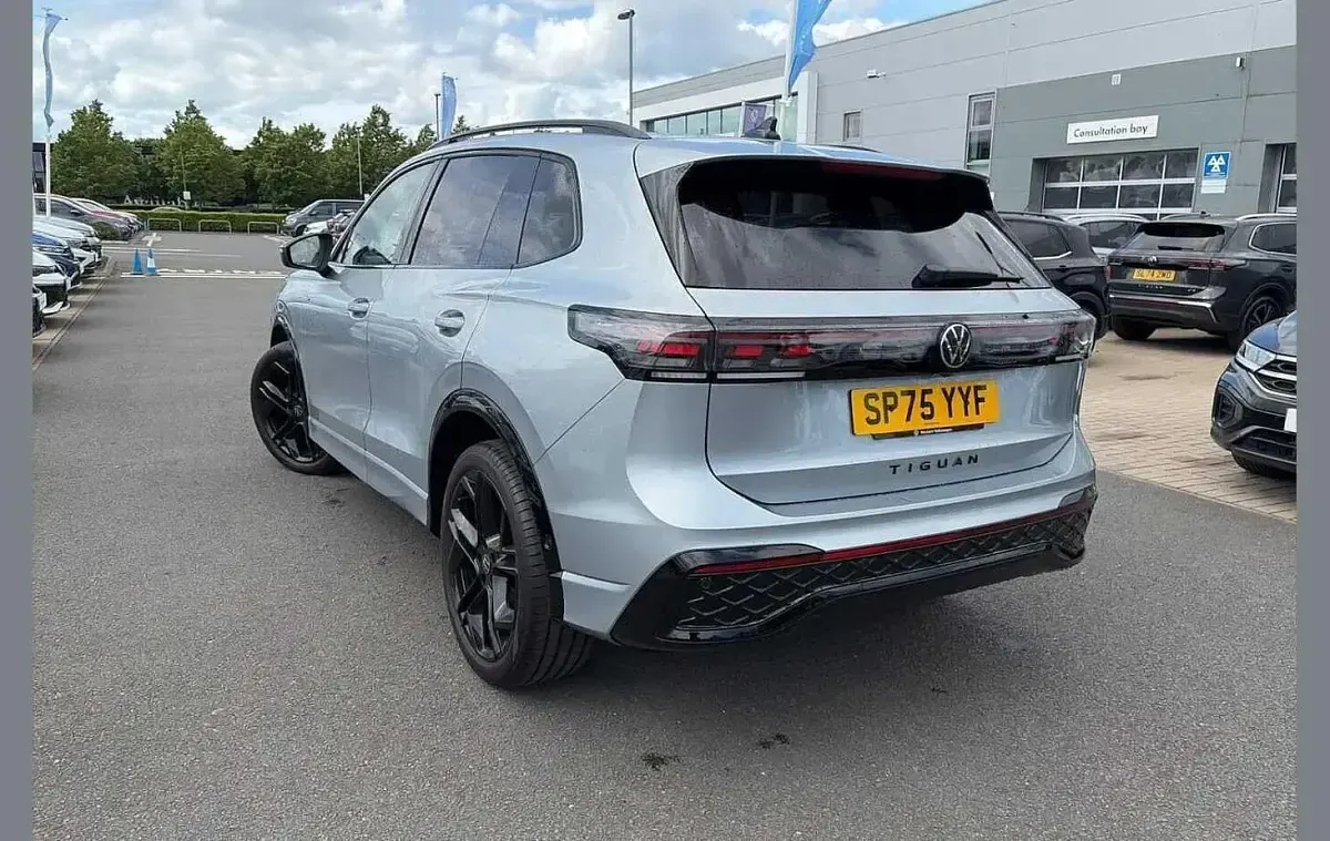 Used VW Tiguan R-line 147 HP (108 kW) 2025 Silver SUV