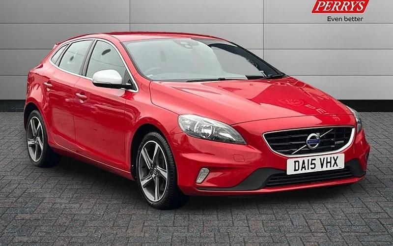 Used 2017 Volvo V40 R-Design Hatchback | £7,995 (Good price) - Image 1/4