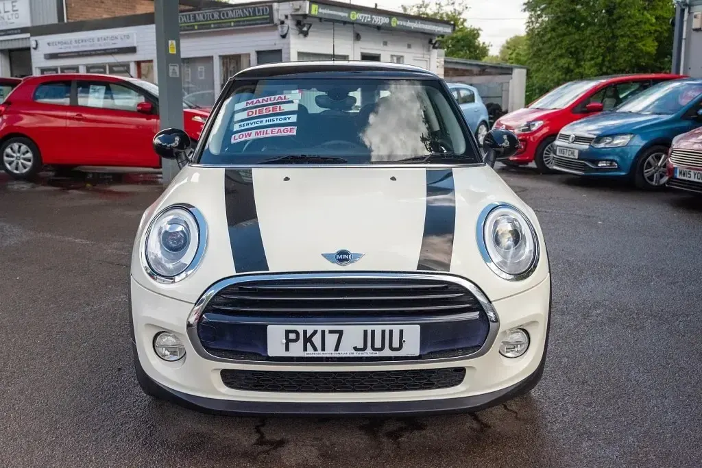 Usado Mini Cooper D Hatch 2017 Branco Citadino