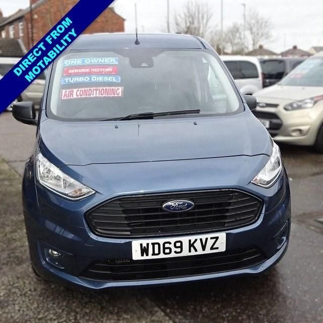 Used Ford Grand Tourneo Connect Zetec 99 HP (72 kW) 2020 Blue MPV