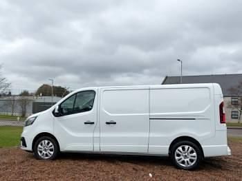 New Renault Trafic 2025 White MPV