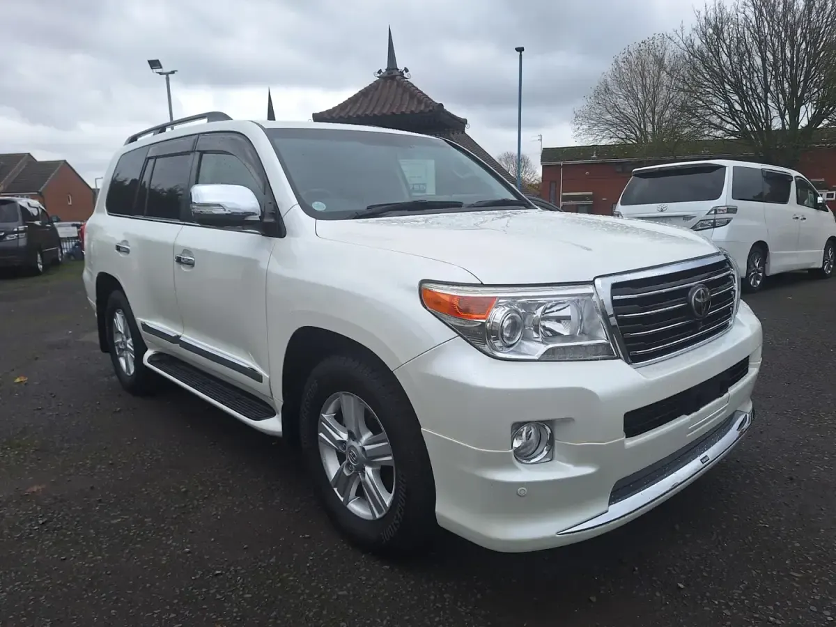 Toyota Land Cruiser Valuations – 461 used car offers analysed