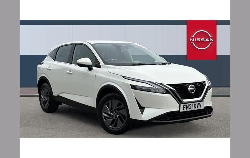 Used Nissan Qashqai Acenta Premium 140 HP (102 kW) 2021 Pearl  pearl white SUV