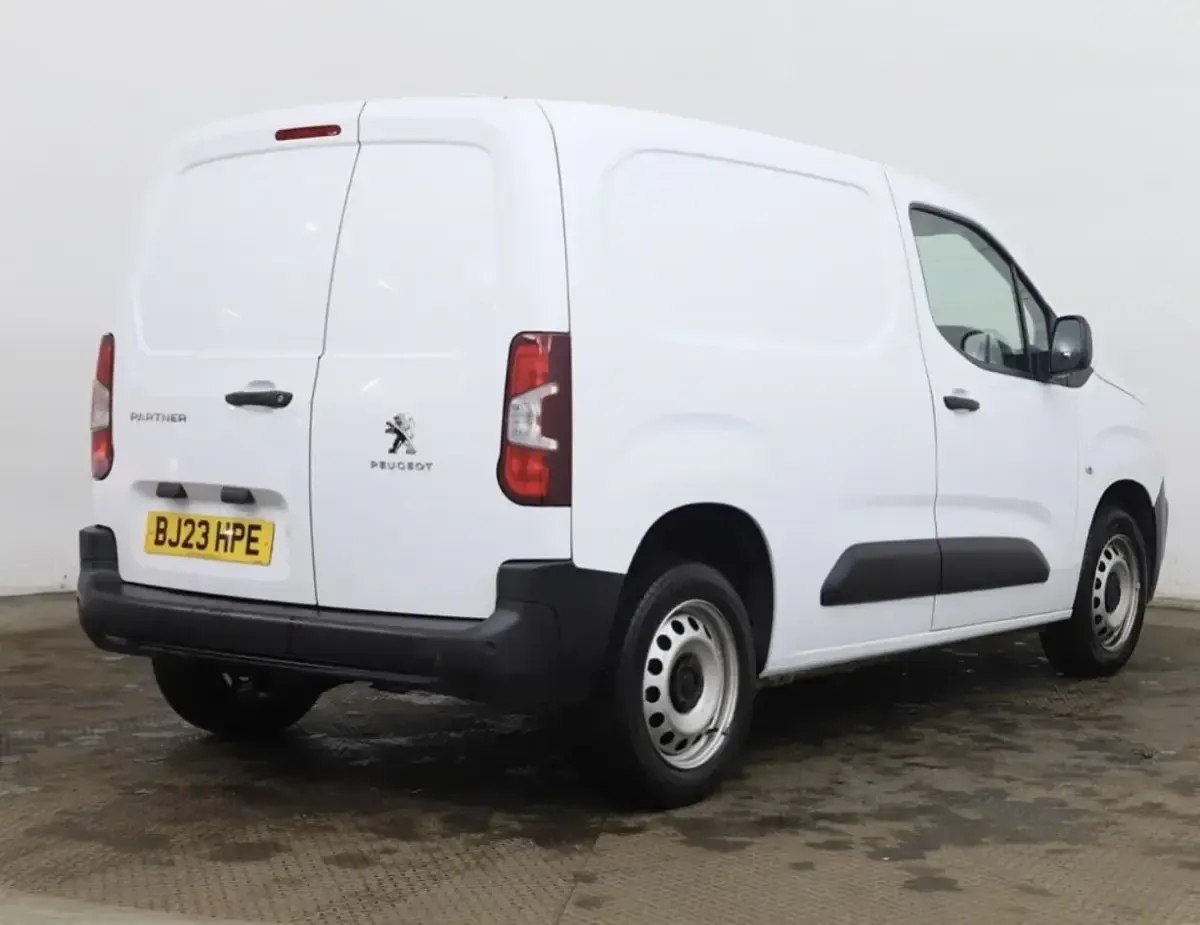 Used Peugeot Partner Premium 131 HP (96 kW) 2023 White MPV