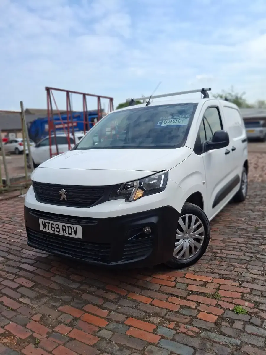 Used Peugeot Partner 131 HP (96 kW) 2019 White MPV