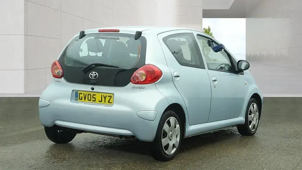Used Toyota Aygo 2005 Blue Hatchback