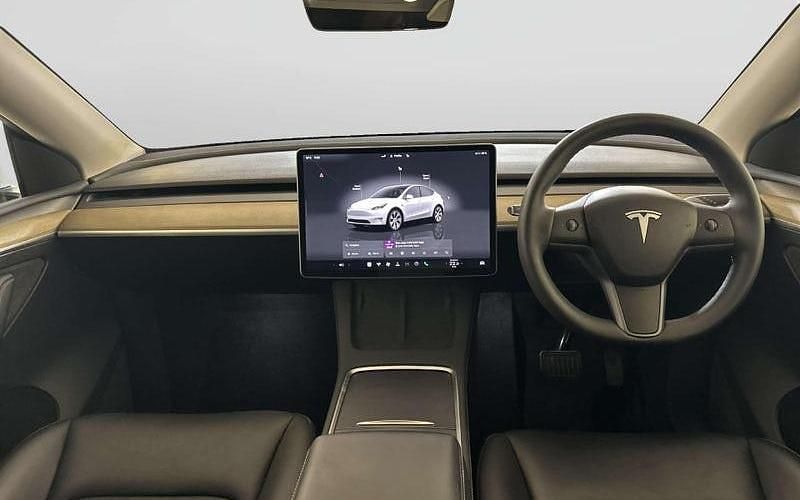 Used Tesla Model Y Long Range AWD 286 kW (389 HP) 2025 SUV