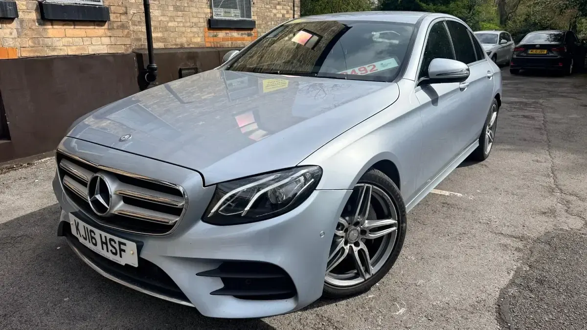 Used Mercedes E220 AMG line 2016 Silver Sedan