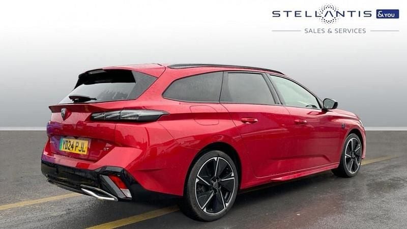 Used Peugeot 308 GT 113 kW (154 HP) 2024 Red Estate