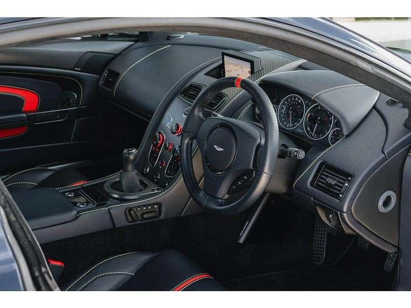 Used Aston Martin Vantage 565 HP (415 kW) 2018 Blue Coupe