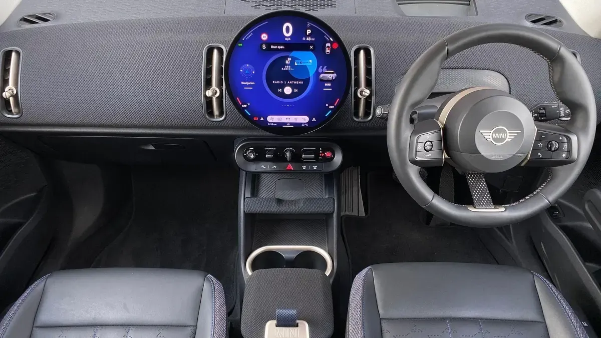 Używany Mini Countryman 168 KM (123 kW) 2025 Srebrny SUV