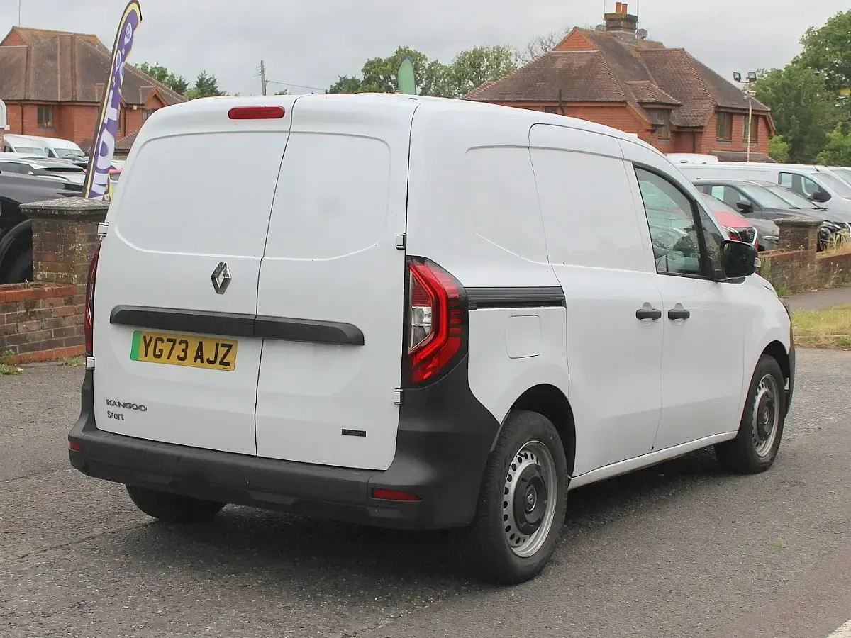 Used Renault Kangoo 89 kW (122 HP) 2024 White MPV