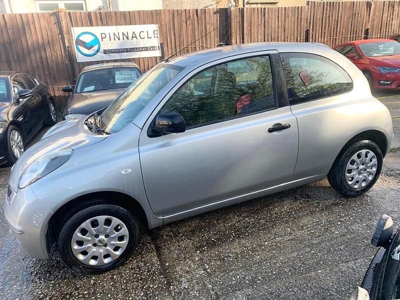 Begagnad Nissan Micra Visia 2010 Silver Halvkombi