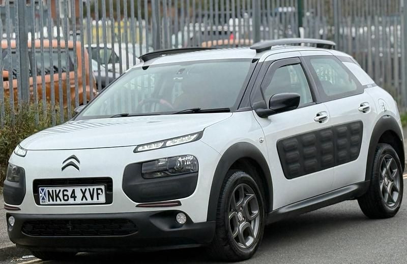 White Used 2014 Citroën C4 Cactus Feel Hatchback | £2,295 (A bit pricey) - Image 1/4