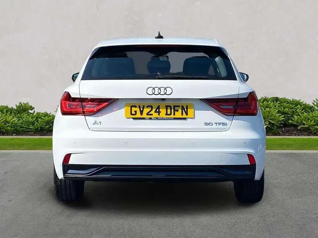 Used Audi A1 Sport 113 HP (83 kW) 2024 White SUV
