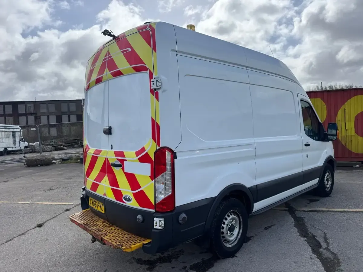 Used Ford Transit 155 HP (114 kW) 2016 White Van