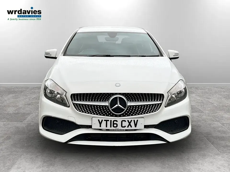 Used Mercedes A200 Executive 136 HP (100 kW) 2016 White Hatchback