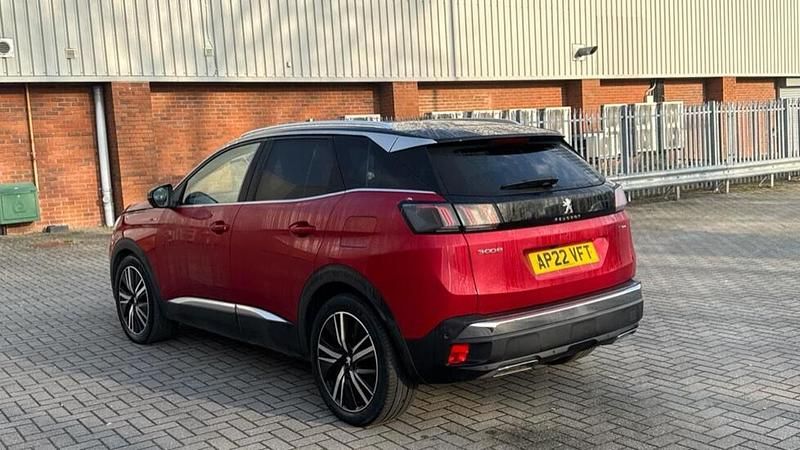 Used Peugeot 3008 Premium 222 HP (163 kW) 2022 Red SUV